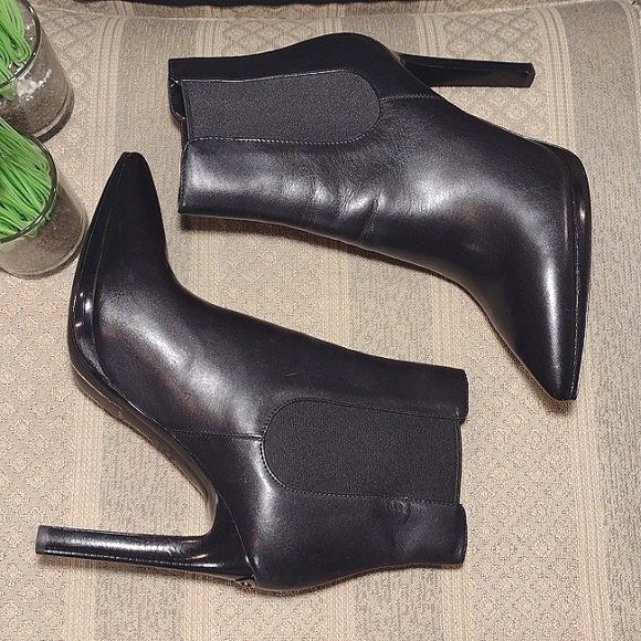 MICHAEL Michael Kors Stiletto Ankle Bootie - Picture 6 of 15